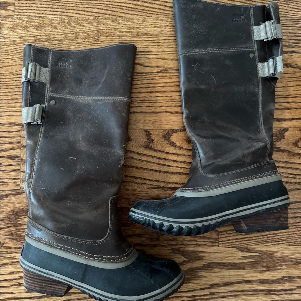 Sorel Dark Brown and Black Winter Boots